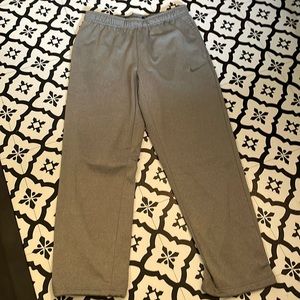 👟Nike Therma-fit men’s L grey sweatpants